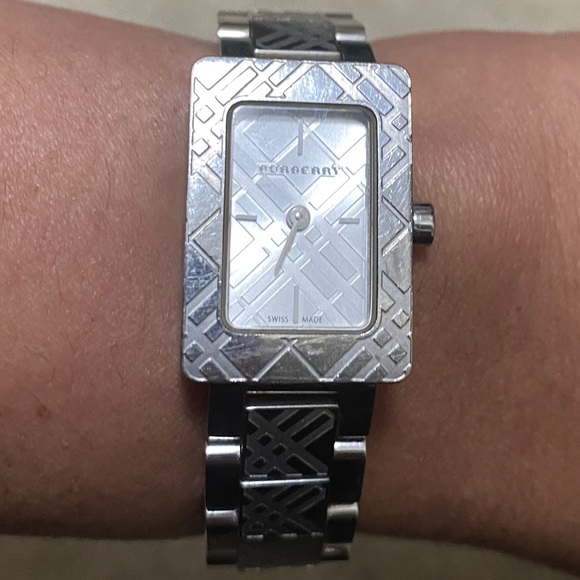 Authentic Burberry Swiss Quartz Watch - Picture 4 of 14